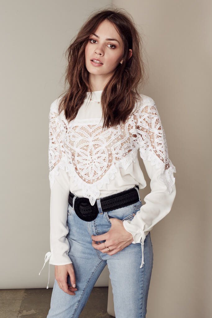 Eine weiße Bluse: Lässig, sexy oder elegant - KNOCKNOK Fashion