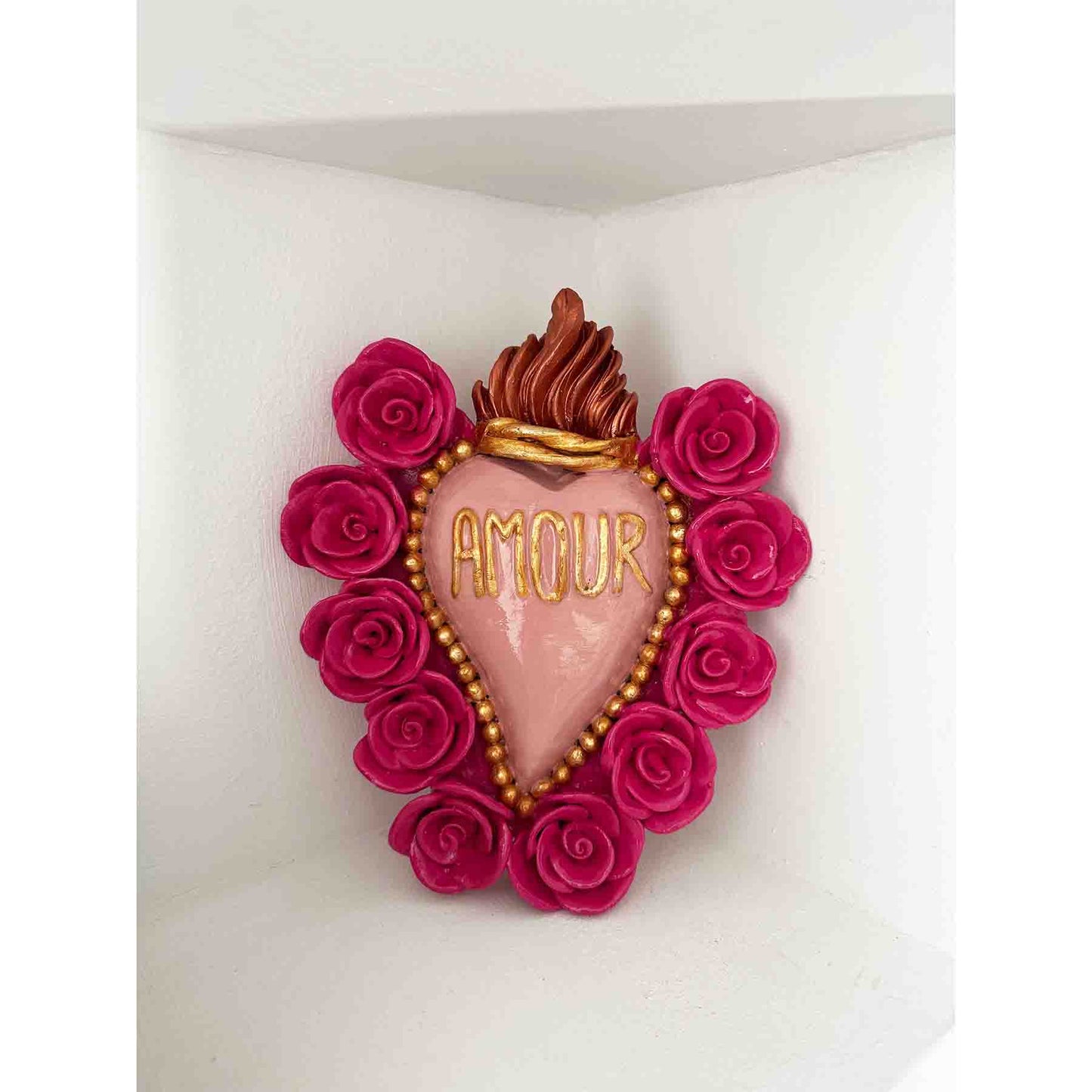 Ex-Voto Herz AMOUR aus Ton - dekoratives Sacred Heart mit Rosen