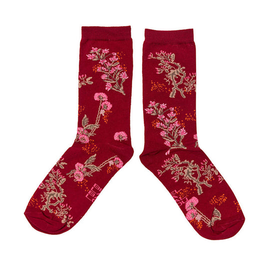 Rote Socken Blumen Ranke