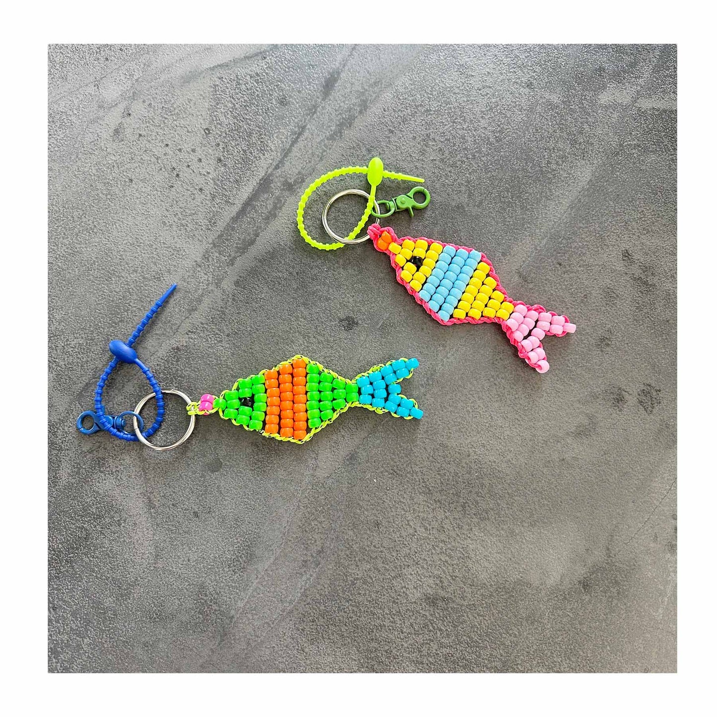 Perlen Fisch Anhänger Neon - KNOCKNOK Fashion