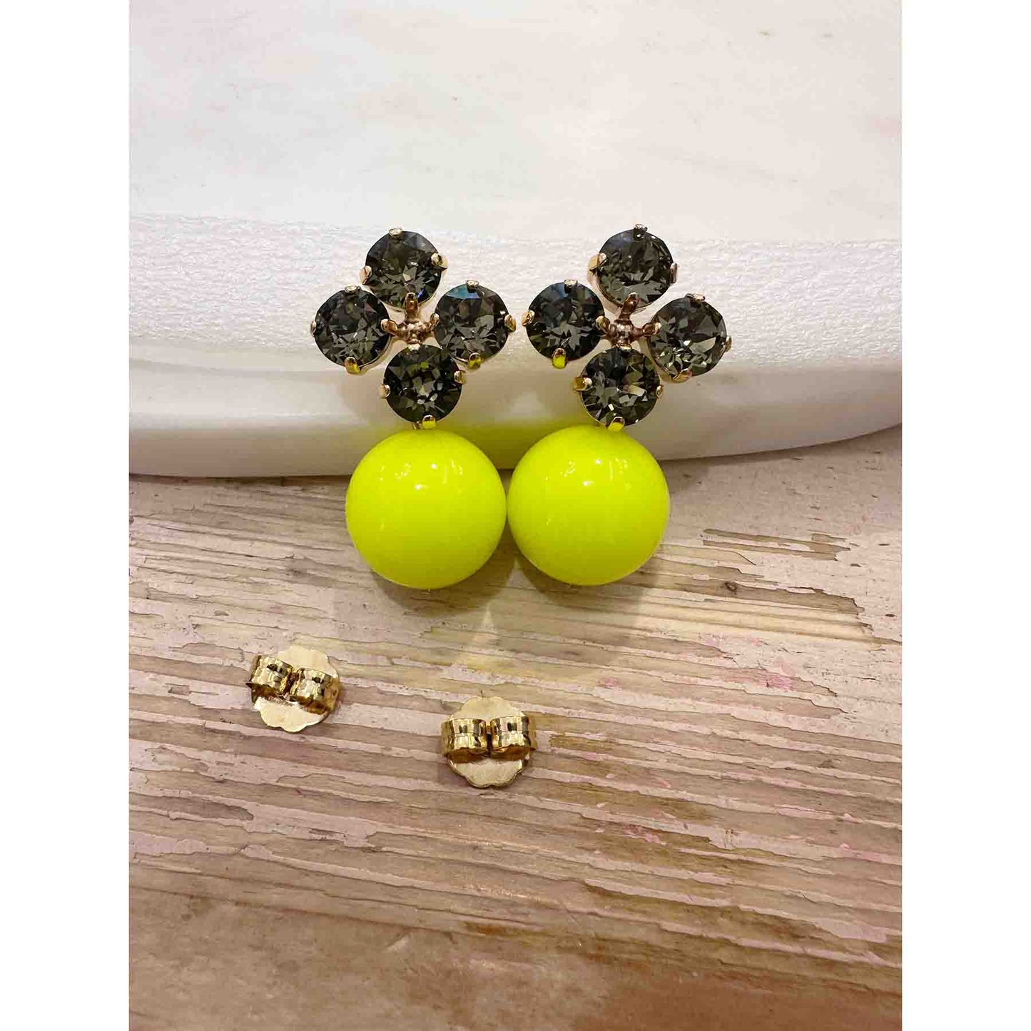 Rio Berlin Ohrringe Perle Neon Gelb - KNOCKNOK Fashion