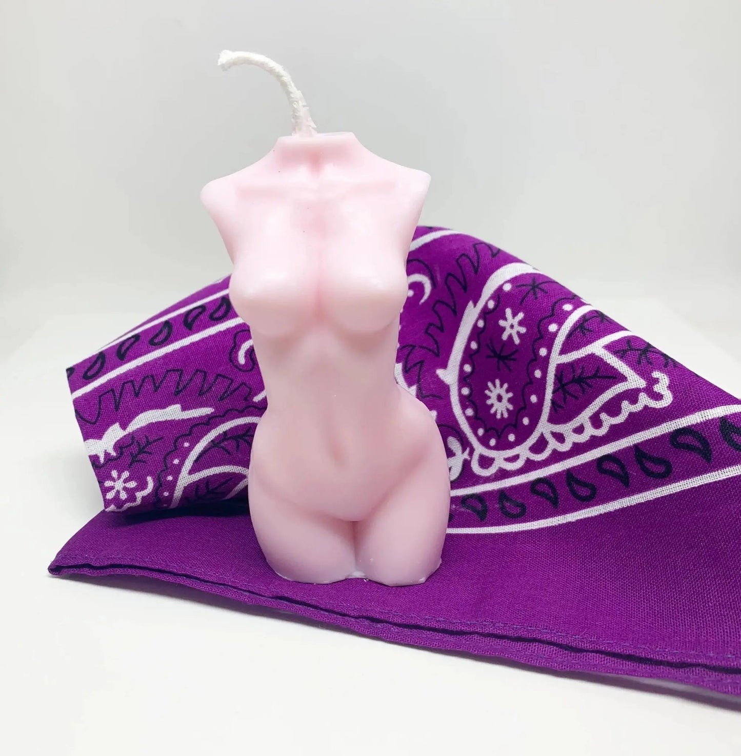 Frauenkörper Skulptur Kerze aus Soyawachs 10cm Knocknok