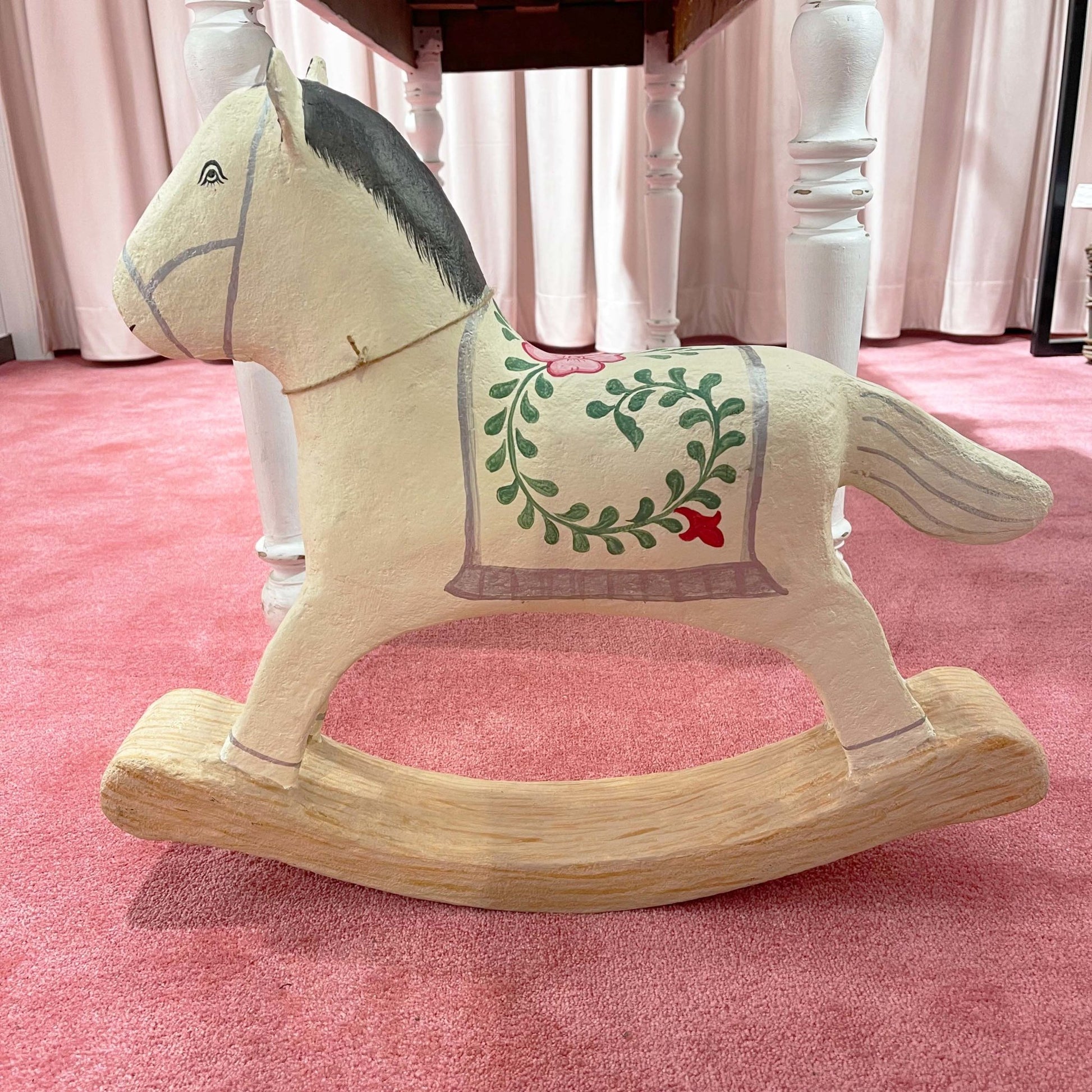 Schaukelpferd Hand bemalt KNOCKNOK Fashion