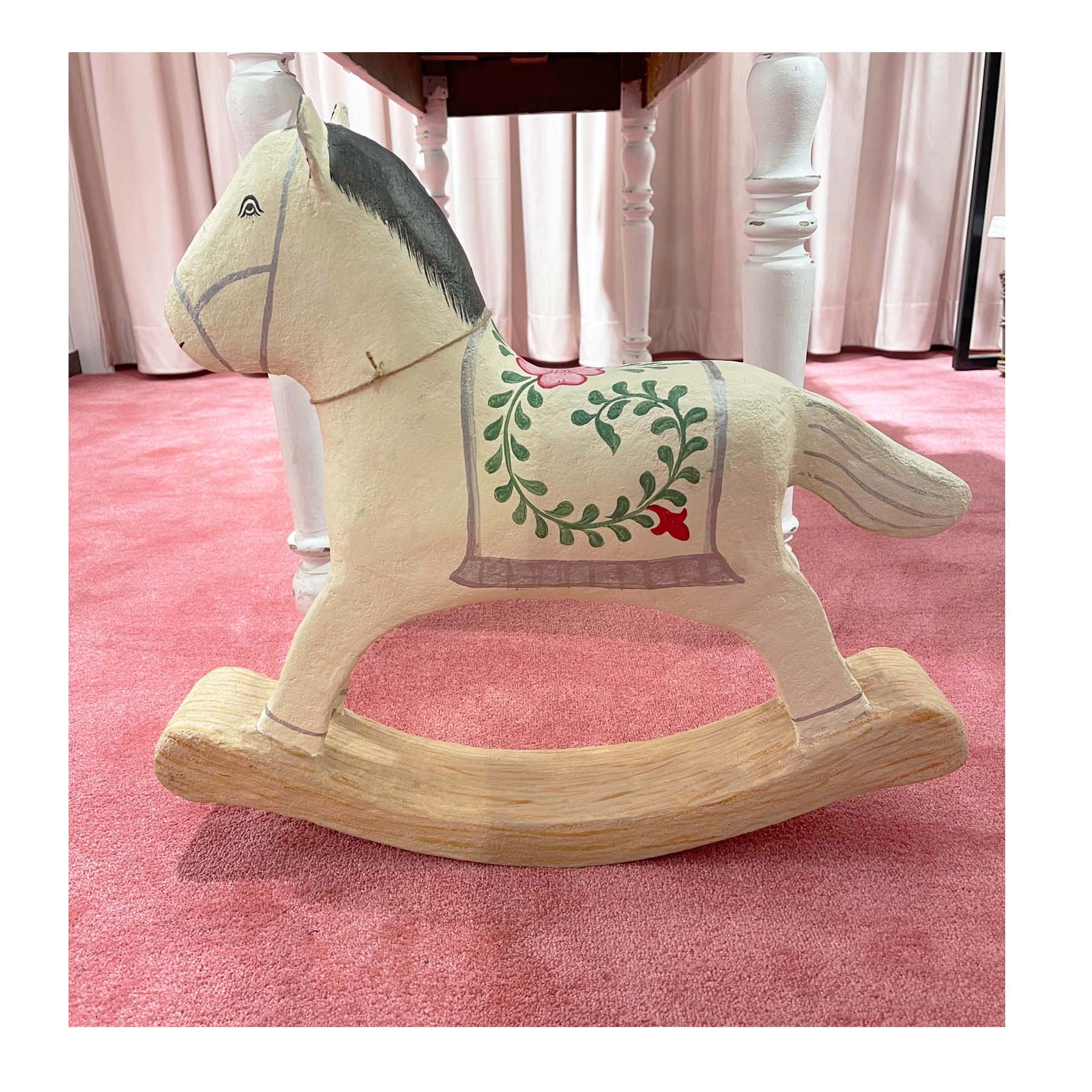 Schaukelpferd Hand bemalt KNOCKNOK Fashion