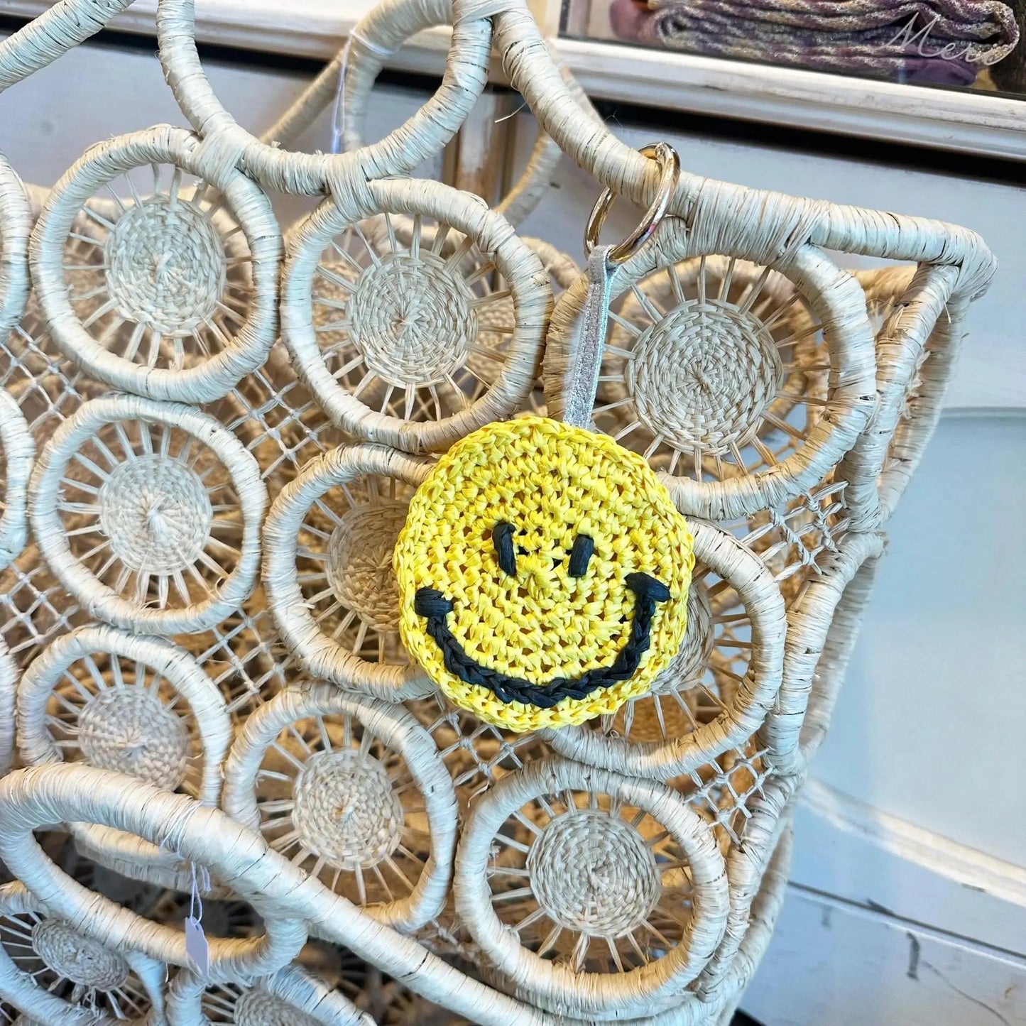 Smiley Raffia Anhänger - KNOCKNOK Fashion