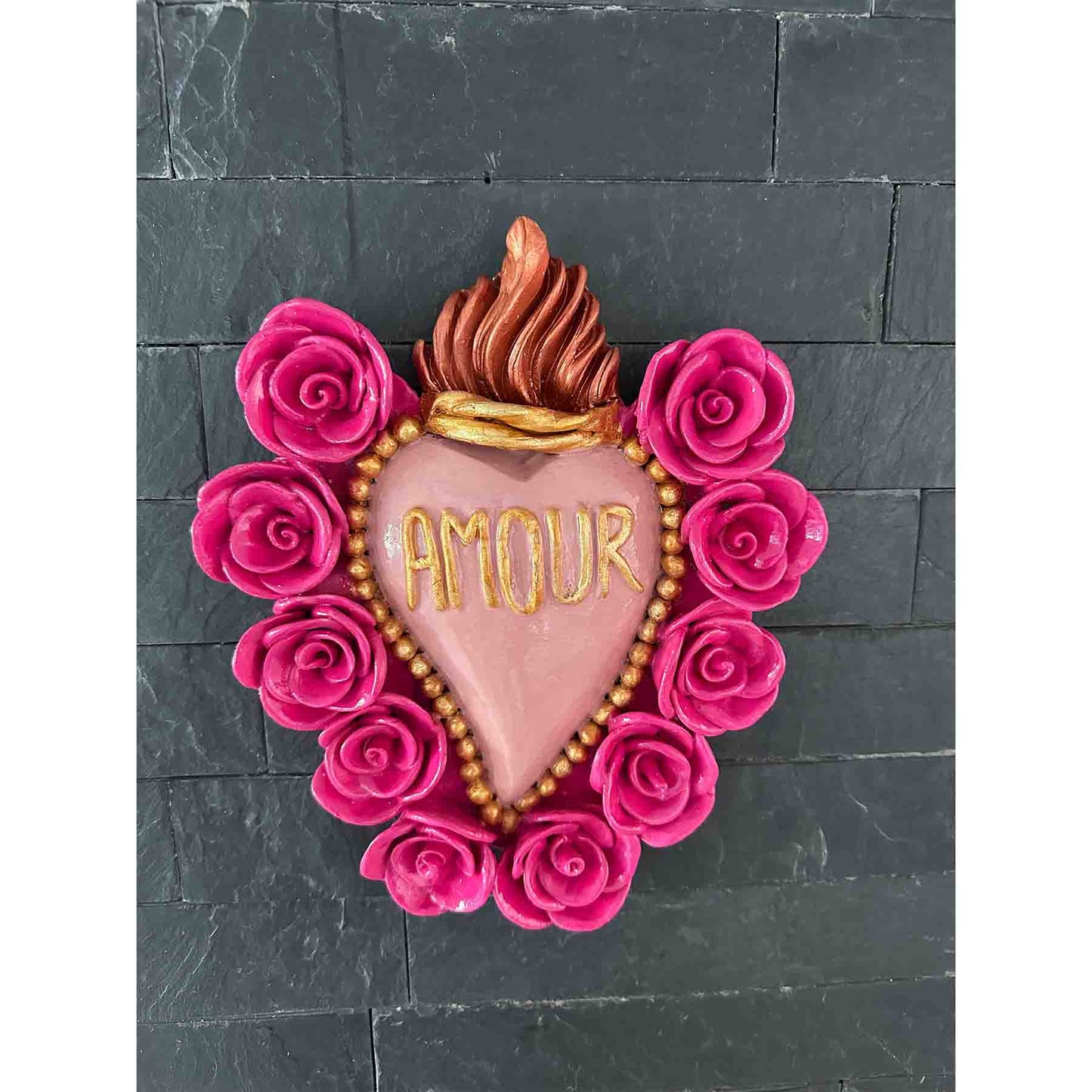 Ex-Voto Herz AMOUR aus Ton - dekoratives Sacred Heart mit Rosen