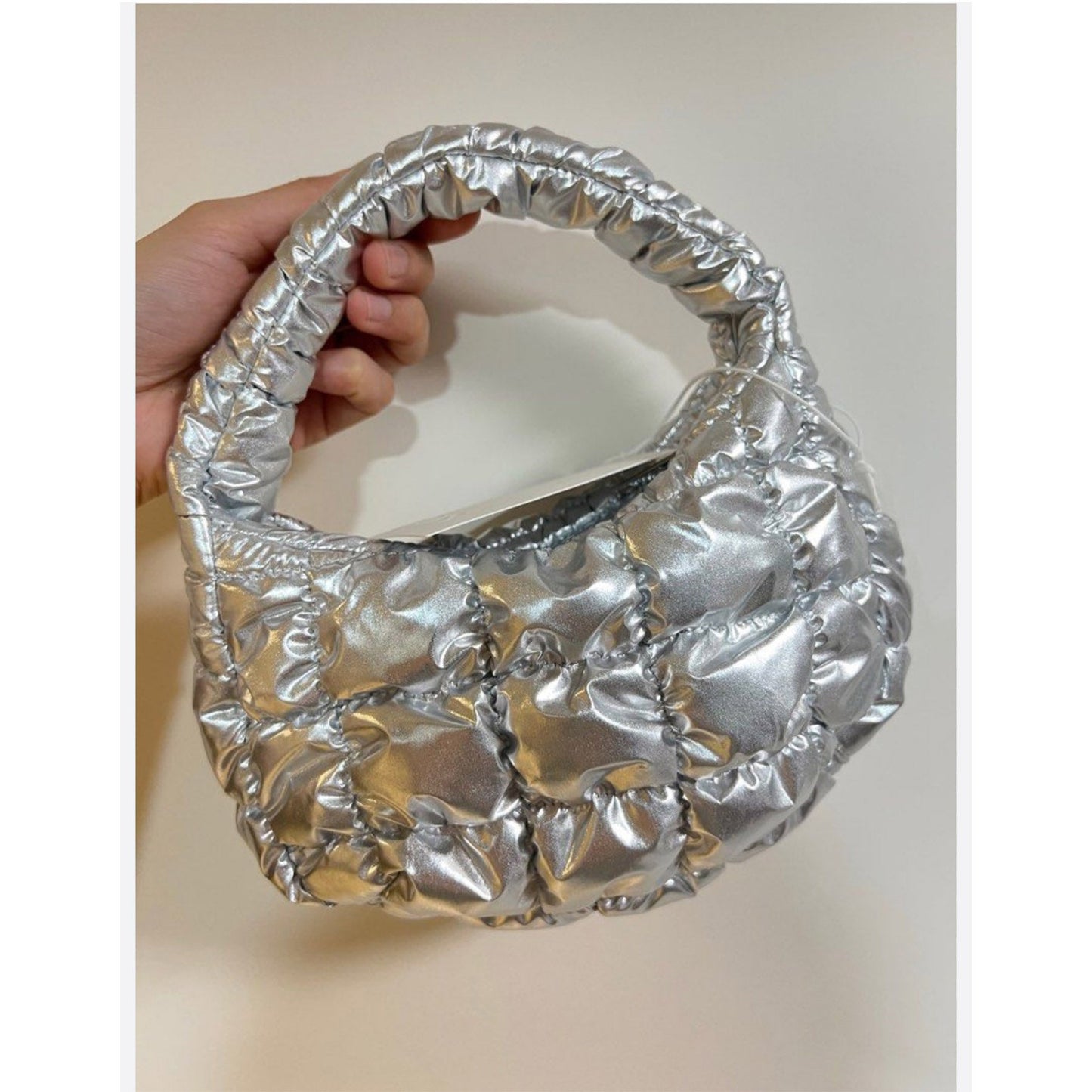 Gesteppte Micro Bag Silber - KNOCKNOK Fashion