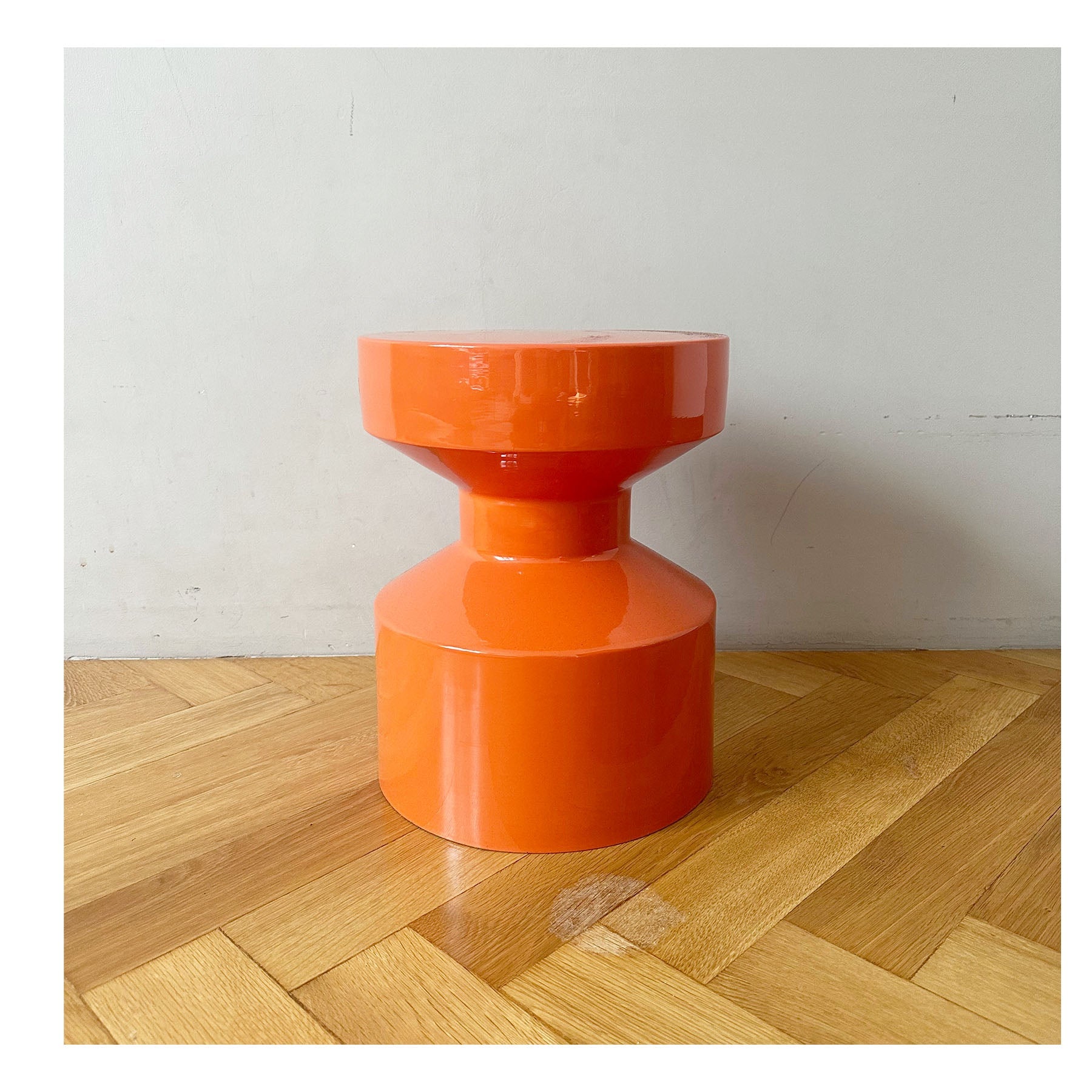 Industriedesign Hocker Orange - KNOCKNOK Fashion