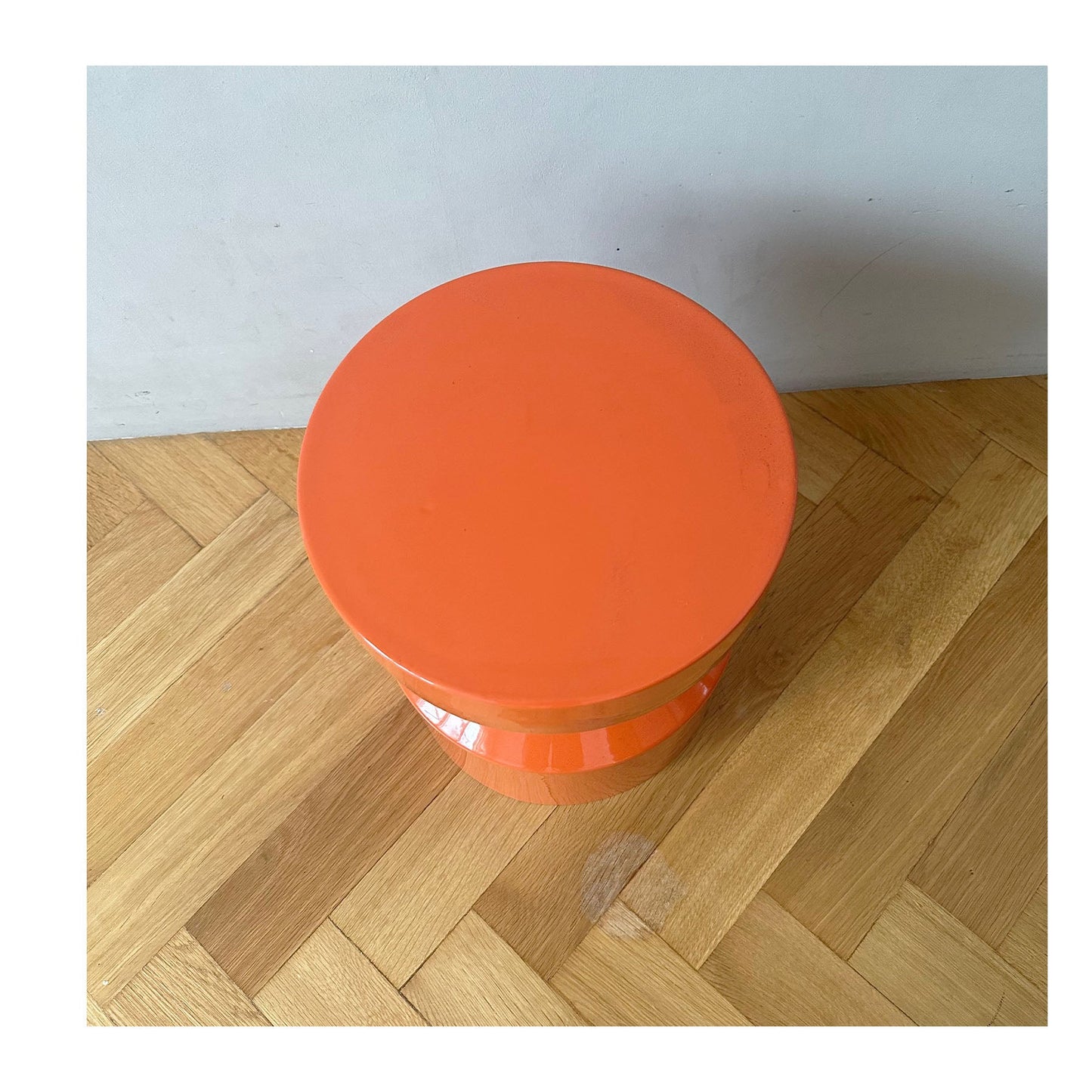 Industriedesign Hocker Orange - KNOCKNOK Fashion