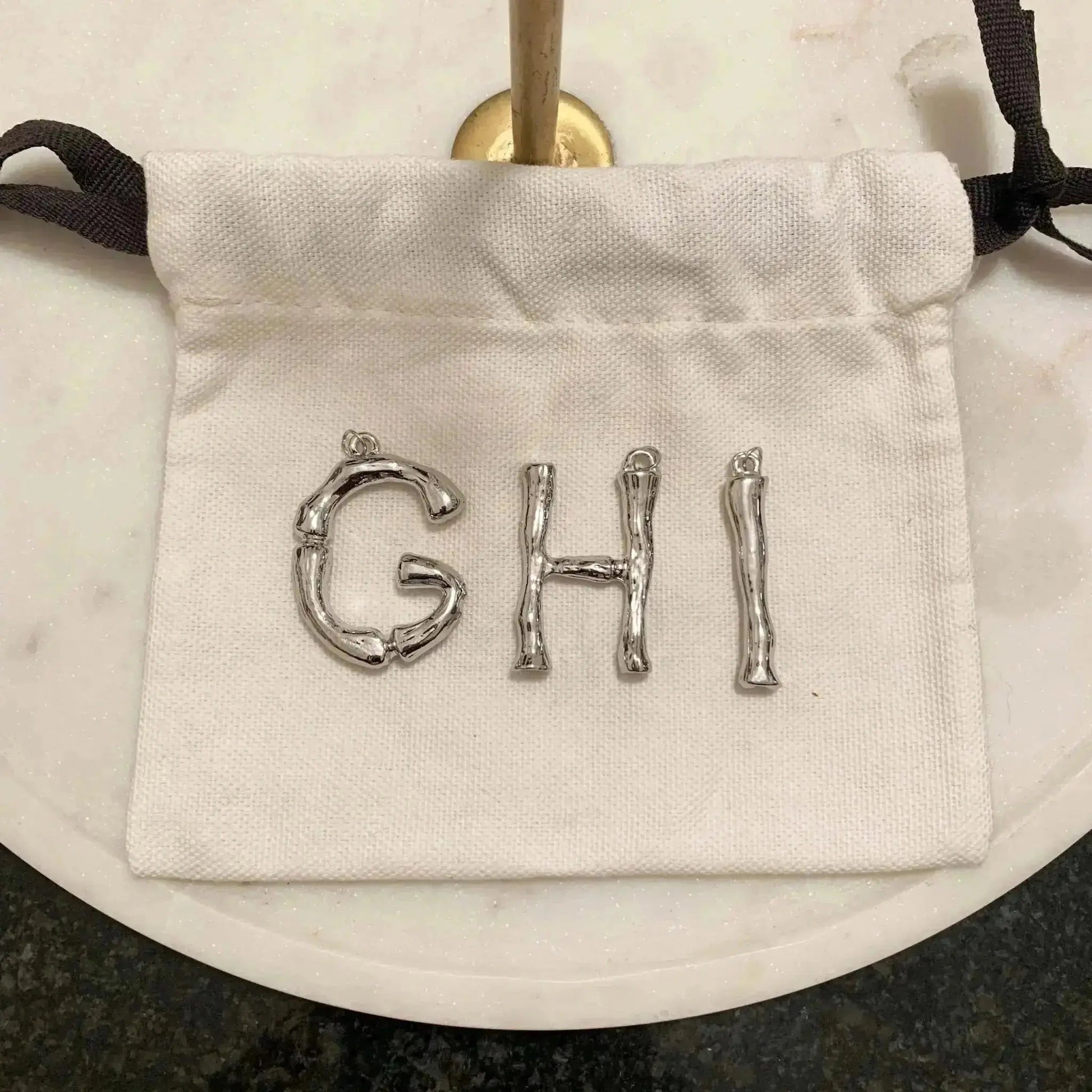 Alphabet Buchstabe Anhänger G, H, I Silber - KNOCKNOK Fashion