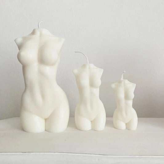 Frauenkörper Skulptur Kerze aus Soyawachs 13cm Knocknok