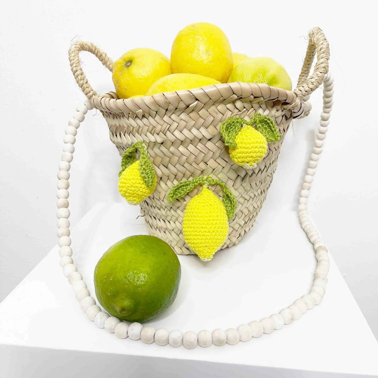 Korb mit gehäkelten Zitronen KNOCKNOK Fashion