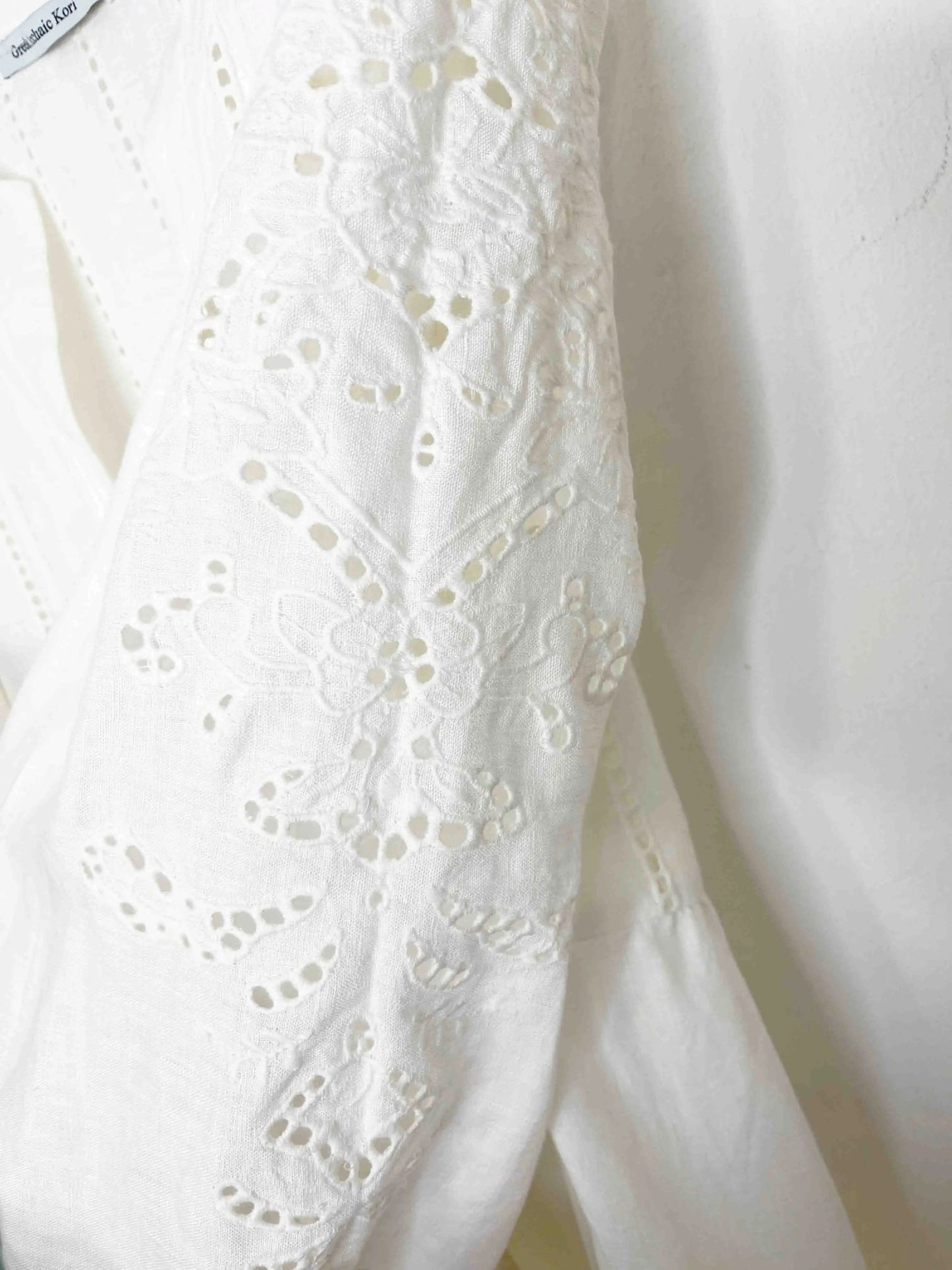 Weißes Kori Kleid mit Lochstickerei Kori by Milla Code